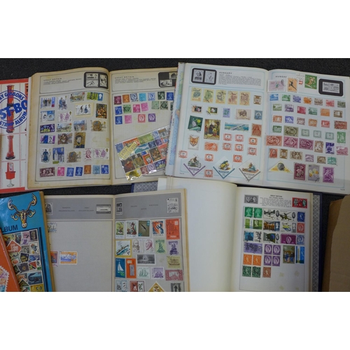 723 - A collection of stamps