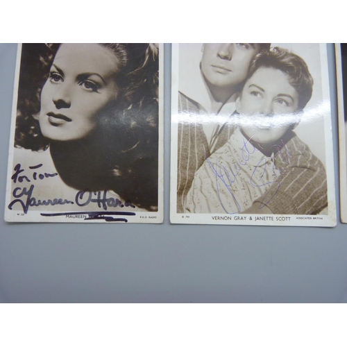 810 - Three autographed postcards Maureen O'Hara, Janette Scott and Dolores Costello