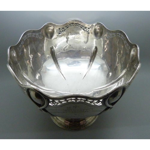 816 - A large silver bowl, Birmingham 1912, George Randle, Victoria Street, Birmingham, with presentation ... 