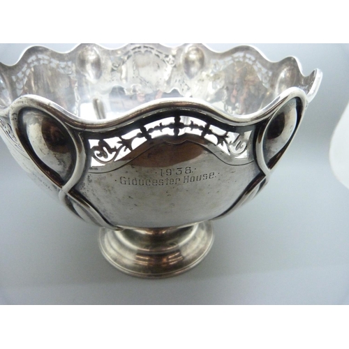 816 - A large silver bowl, Birmingham 1912, George Randle, Victoria Street, Birmingham, with presentation ... 