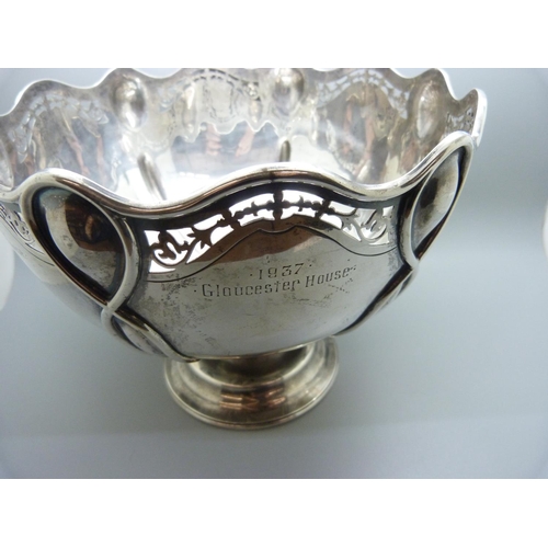 816 - A large silver bowl, Birmingham 1912, George Randle, Victoria Street, Birmingham, with presentation ... 