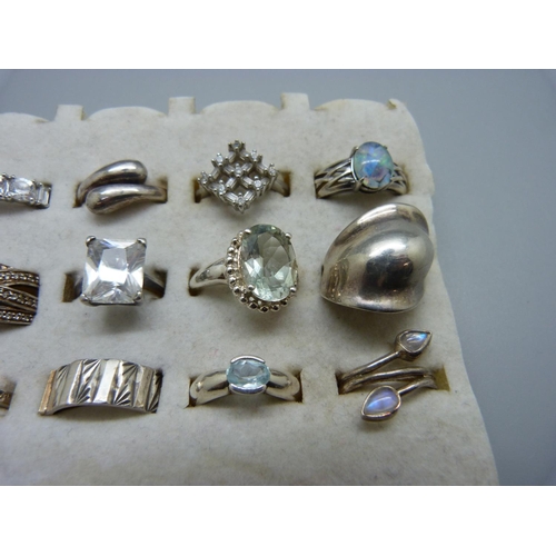 822 - Twelve silver rings