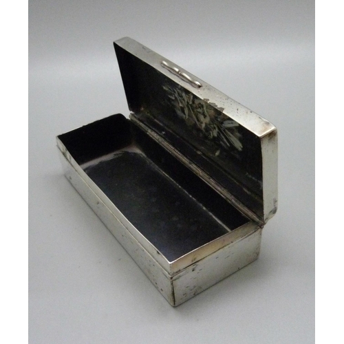 843 - An Art Nouveau silver box by William Comyns, London 1911, 71g, 10cm