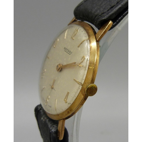 938 - A gentleman's 9ct gold Rotary wristwatch, 31mm case, in a Rotary box