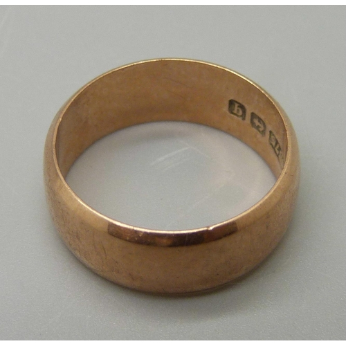 962 - A 9ct rose gold wedding ring, Birmingham 1915, 4.3g, L