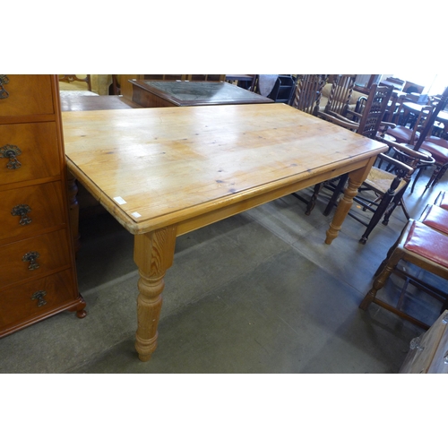 179 - A Victorian style pine farmhouse kitchen table