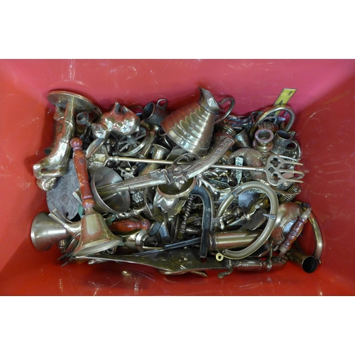 333 - A large quantity of assorted brassware