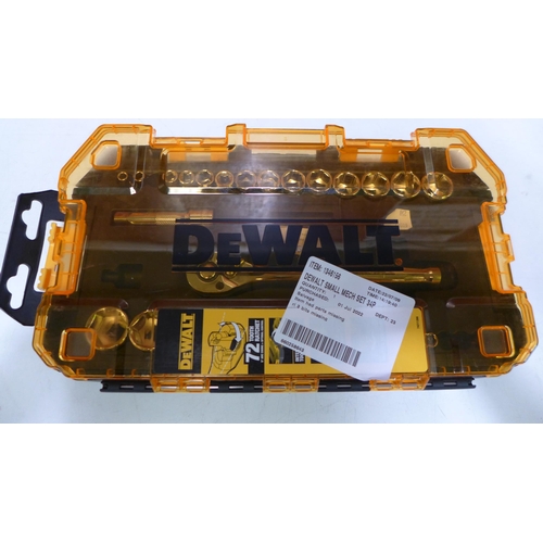 3109 - Dewalt Small Mech Ratchet and attachments, (258-433)   * This lot is subject to vat