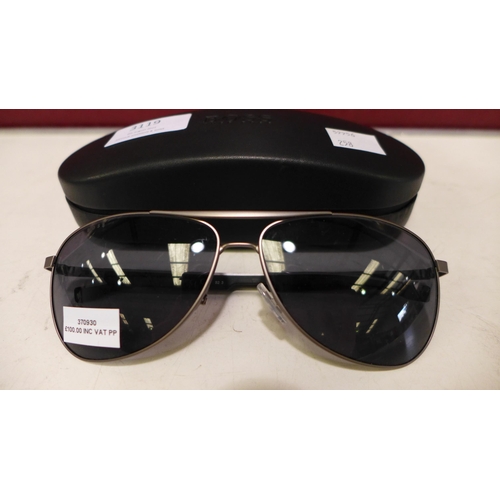 3119 - Hugo Boss gunmetal sunglasses (63 x 13) (1199/N/S Svkir) , (258-395)   * This lot is subject to vat