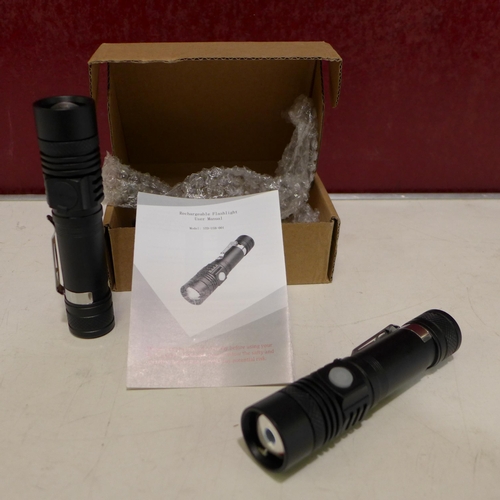 3151 - Two rechargeable telescopic flashlights