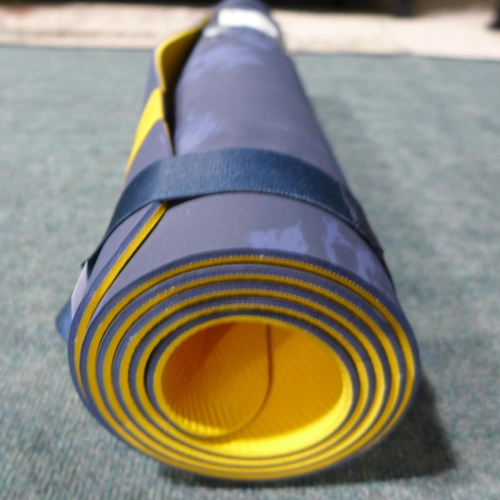 3269 - Lole Black Iris Yoga Mat, (258-166)   * This lot is subject to vat