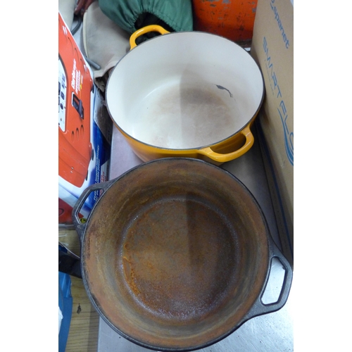 2092 - 2 Cast metal Le Crueset casserole dishes