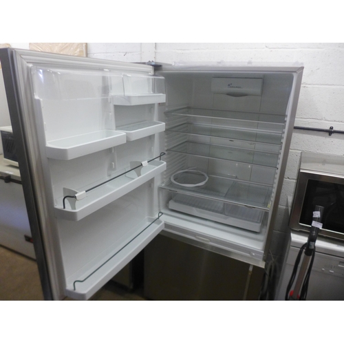 2247 - Fisher & Paykel fridge freezer - failed electrical safety test due to insulation resistance - sold a... 