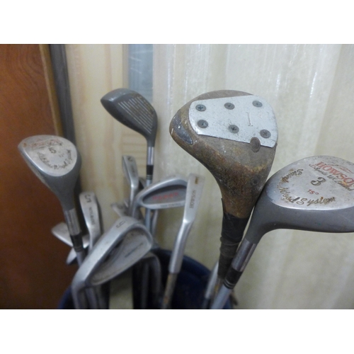 2253 - Full set of left handed golf clubs and approximately 100 balls