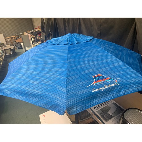 3457 - Tommy Bahama 8ft Beach Umbrella (Missing Pole), (258-83)   * This lot is subject to vat