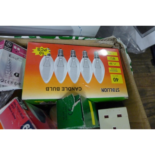 2148 - A box of assorted light bulbs, approx 40 in total