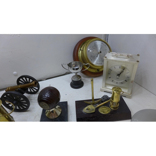 2205 - A tray of assorted brassware items with globe and large martini glass