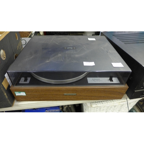 2214 - Pioneer turntable PL-12