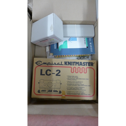 2257 - An Empisal knitmaster 700 knitting machine, a Knitmaster LC-2 transfer lace carriage, fits 600K/380K... 