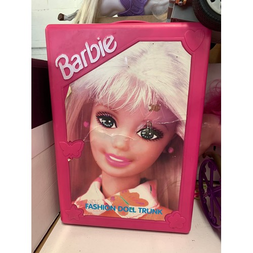 2121 - Box of Barbie toys, some 1970's