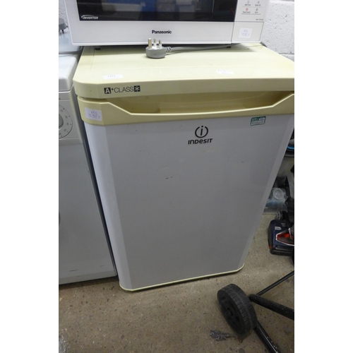 2998 - Indesit under counter fridge