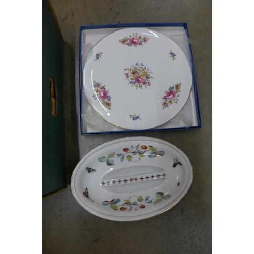 1024 - China including Royal Worcester, Royal Crown Derby Posies, Hammersley, Belleek, Royal Doulton, etc. ... 