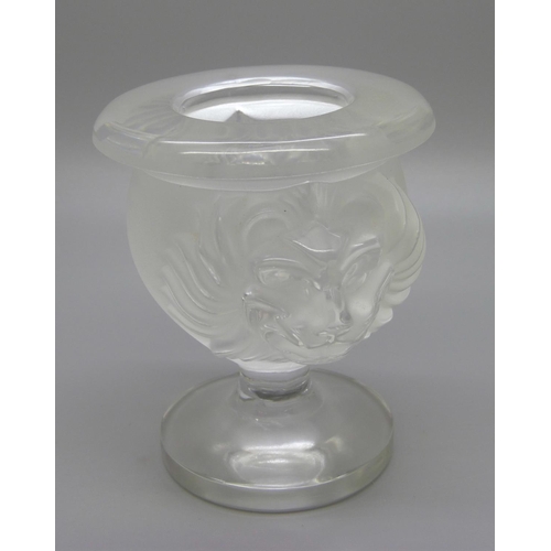 1046 - A Lalique lion head vase, a/f and a collection of other glassware **PLEASE NOTE THIS LOT IS NOT ELIG... 