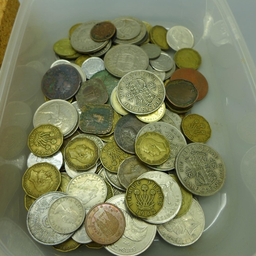 628 - A collection of British and foreign coins