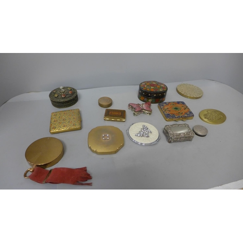 684 - Assorted compacts and trinket boxes