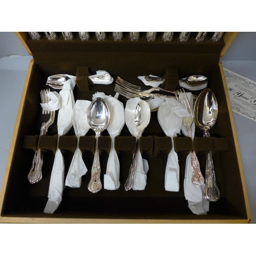 797 - A canteen of silver plated Newbridge cutlery