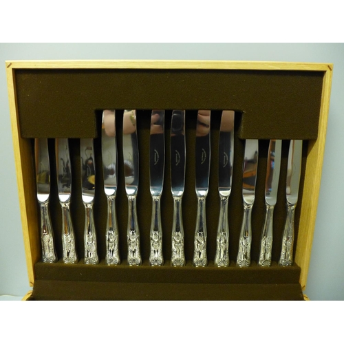 797 - A canteen of silver plated Newbridge cutlery