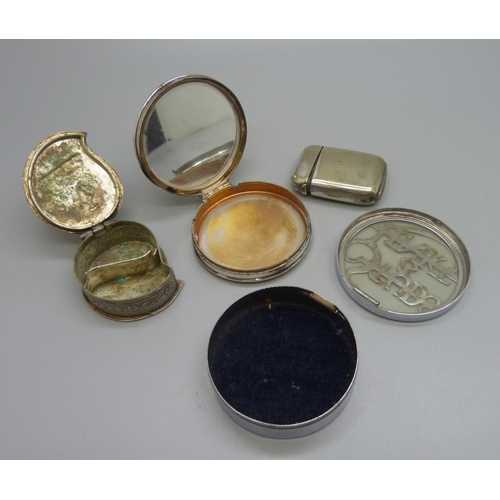 834 - A silver compact, Birmingham 1925, an Indian snuff box, a vesta case and a 'Studs & Links' box