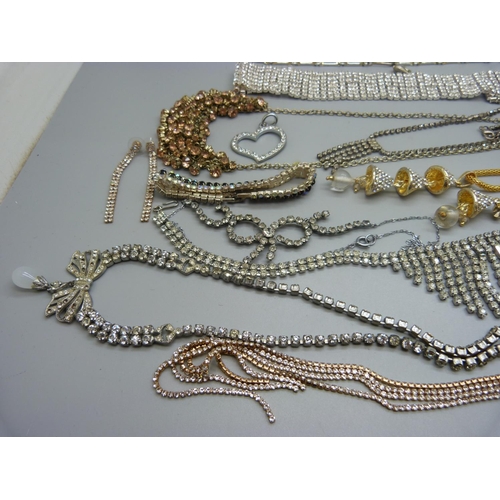 861 - Paste set jewellery