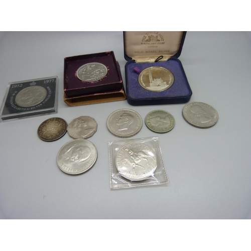 871 - A collection of coins including 1951 crown and other crowns