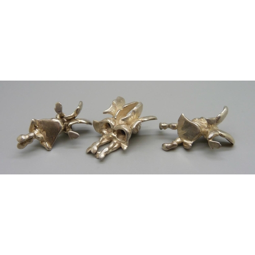 884 - Three silver shelf fairies, 83g