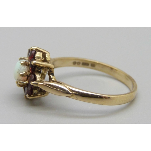 916 - A 9ct gold, garnet and opal cluster ring, 2.4g, N