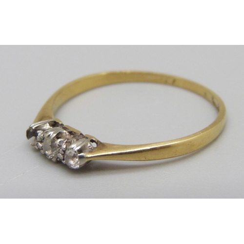 936 - An 18ct gold, platinum set diamond ring, one stone missing, 1.5g, P