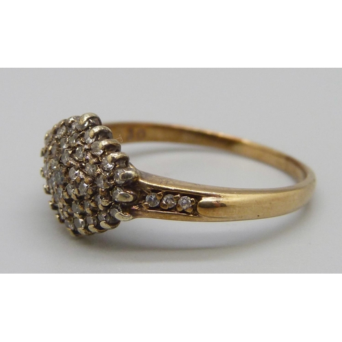 941 - A 9ct gold and diamond ring, 3.1g, U