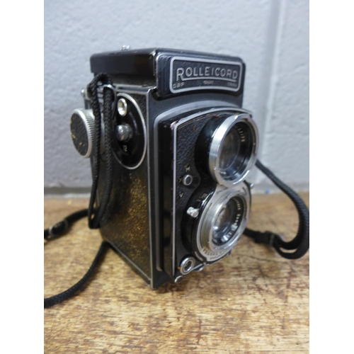 997 - A Pearson & Denham Loidis folding camera and a Rolleicord TLR camera