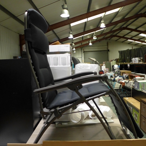 3242 - Lafuma Padded Recliner, Original RRP £139.99 + vat  , (258-357)   * This lot is subject to vat