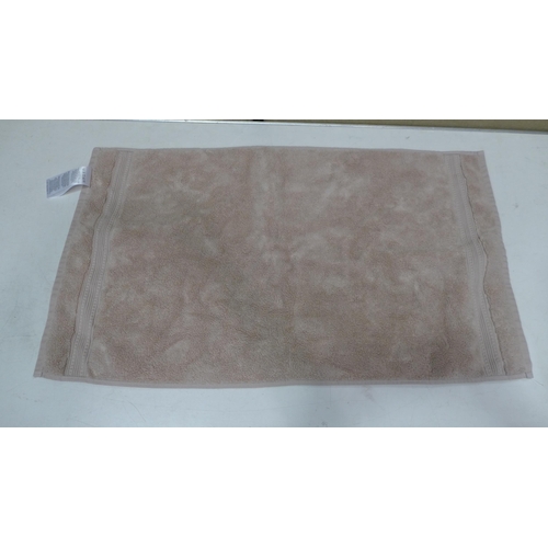 3266 - 4 Charisma Hand Towels Taupe 50 x 90cm (262-132-135)  * This lot is subject to vat