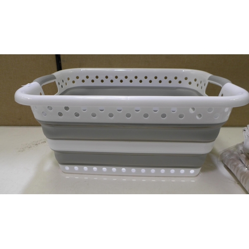 3296 - Addis Laundry Basket 45L and Harlequin King Bedset  - Jacquard design (262-242,256)  * This lot is s... 