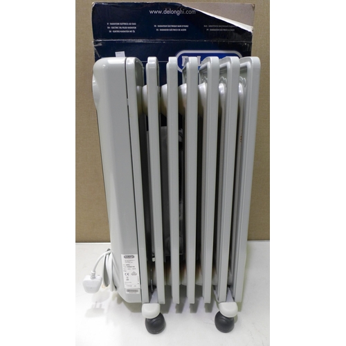 3298 - Delonghi Oil Filled White Radiator (262-246)  * This lot is subject to vat