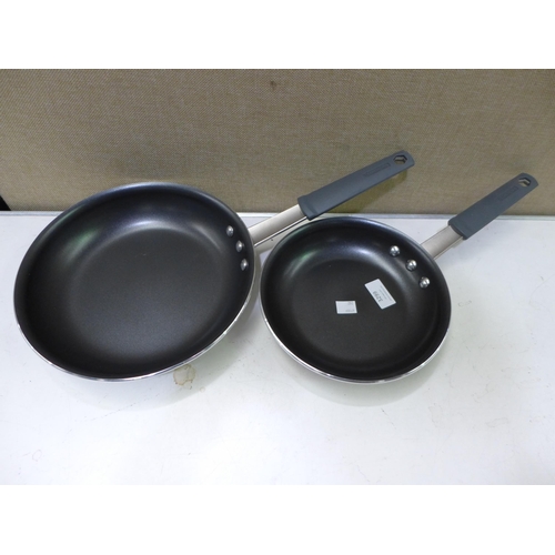 3299 - Viners Soverign Cutlery and T/Tina Fry Pans   (262-236,257)  * This lot is subject to vat