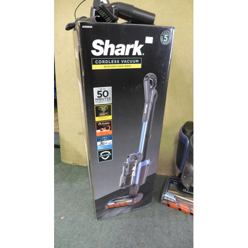 3034 - Shark Cordless Upright Vacuum Cleaner (model no.:- ICZ160UK), original RRP £189.99 + VAT (262-41)  *... 