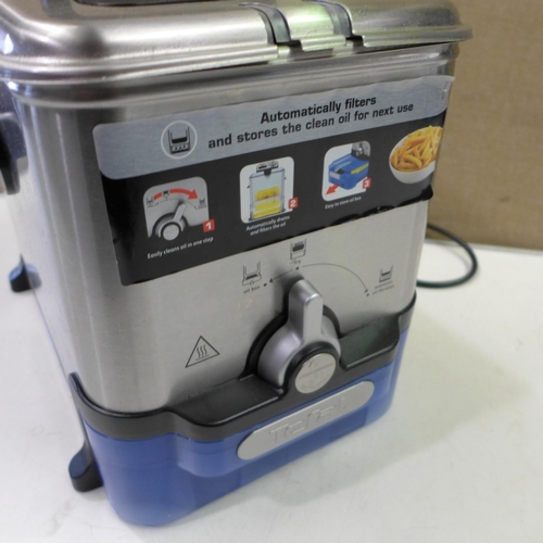 3071 - Tefal Fryer (Model: FR804040) (262-67)  * This lot is subject to vat