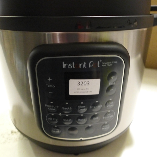 3203 - Instant Pot Gourmet Crisp 11-in-1 (7.6L) Pressure Cooker & Air Fryer (262-667)  * This lot is subjec... 