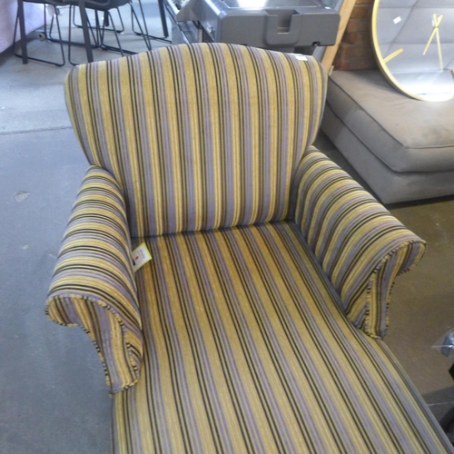 1598 - A gold blue and black striped chaise with dark wood legs