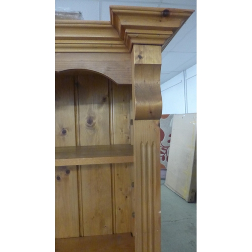 1649 - 7ft pine bookcase