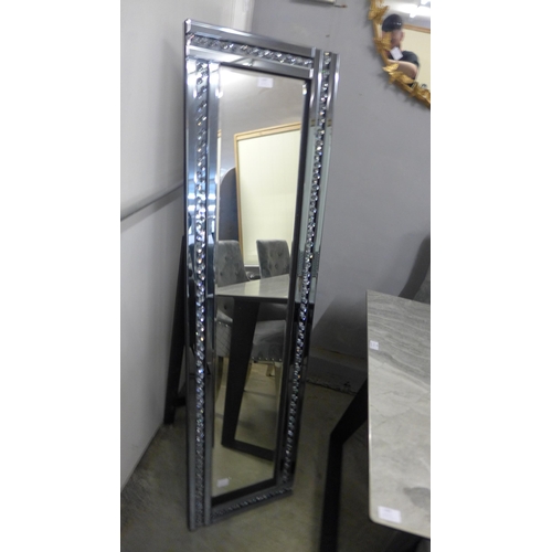 1394 - A cheval mirror with smoked bevelled edge with decorative glass crystals, H 150 x W 40 (GLITZCHEV30)... 